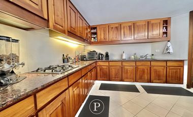 Casa de 5 ambientes con jardín y piscina en Divino Rostro