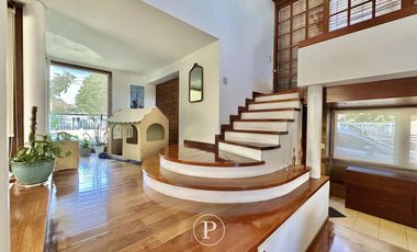 Casa de 5 ambientes con jardín y piscina en Divino Rostro