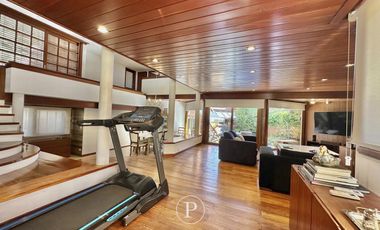 Casa de 5 ambientes con jardín y piscina en Divino Rostro