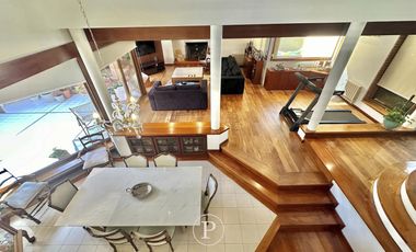 Casa de 5 ambientes con jardín y piscina en Divino Rostro