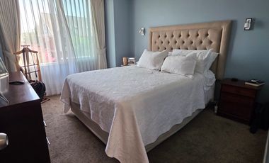 MODERNA CASA 3 PISOS REMODELADA EN LA FLORIDA