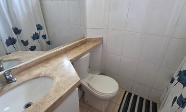 MODERNA CASA 3 PISOS REMODELADA EN LA FLORIDA