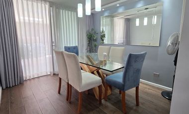 MODERNA CASA 3 PISOS REMODELADA EN LA FLORIDA