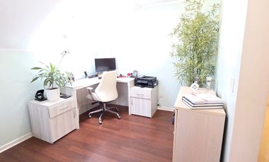 MODERNA CASA 3 PISOS REMODELADA EN LA FLORIDA