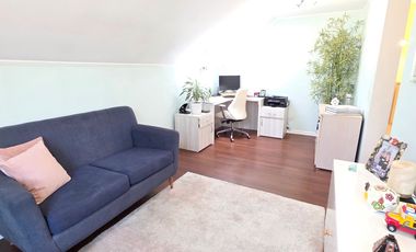 MODERNA CASA 3 PISOS REMODELADA EN LA FLORIDA