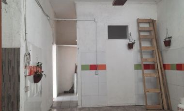 Vendo Local Comercial en plenos Centro de Santiago, LORD COCHRANE 1301