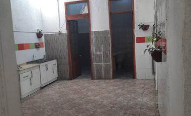 Vendo Local Comercial en plenos Centro de Santiago, LORD COCHRANE 1301