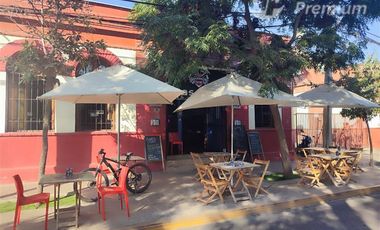Local Comercial en Venta en Constitucion entre Antonia Lopez y Dardignac / Se Vende Local Comercial con patentes Bar, Restaurante y 5 Baños