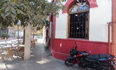 Local Comercial en Venta en Constitucion entre Antonia Lopez y Dardignac / Se Vende Local Comercial con patentes Bar, Restaurante y 5 Baños