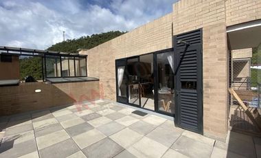 Vendo Apartamento Ph Con Gran Terraza, Club House, La Calera.