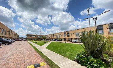 Venta - Hermosa Casa en Conjunto Residencial Robles de Guaymaral