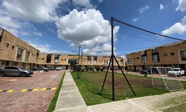 Venta - Hermosa Casa en Conjunto Residencial Robles de Guaymaral