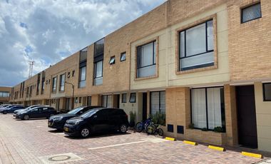 Venta - Hermosa Casa en Conjunto Residencial Robles de Guaymaral