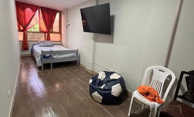 Casa de 3 pisos dentro de un condominio seguro