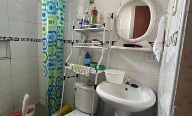 Casa de 3 pisos dentro de un condominio seguro