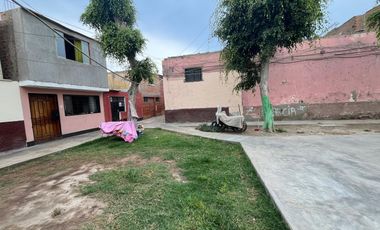 Casa de 3 pisos dentro de un condominio seguro