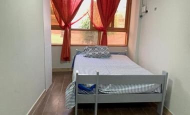 Casa de 3 pisos dentro de un condominio seguro