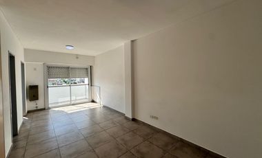 MONOAMB SOBRE AVENIDA *EXCELENTE UBICACION*