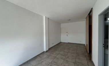 MONOAMB SOBRE AVENIDA *EXCELENTE UBICACION*