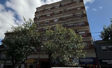 MONOAMB SOBRE AVENIDA *EXCELENTE UBICACION*