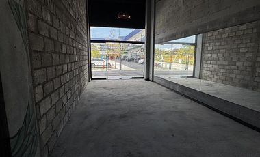 Renta de local PB en Zakia //