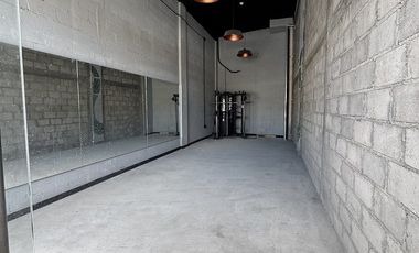 Renta de local PB en Zakia //