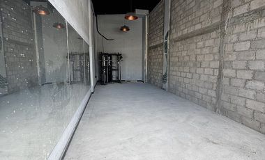 Renta de local PB en Zakia //