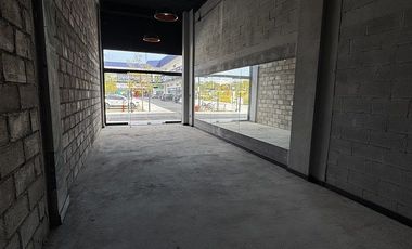 Renta de local PB en Zakia //