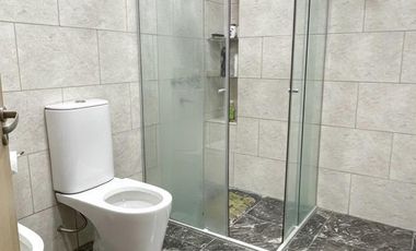 Casa 2 dormitorios, cochera,quincho y pileta en Punta Chacra Roldan