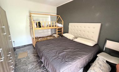 Casa 2 dormitorios, cochera,quincho y pileta en Punta Chacra Roldan