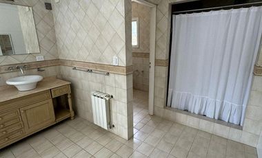 CASA EN ALQUILER  5 AMB C/PILETA  - SAINT THOMAS SUR