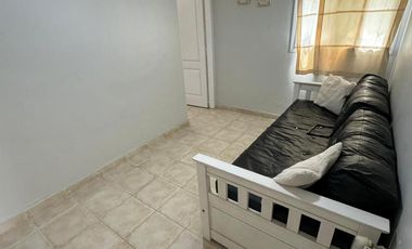 CASA EN ALQUILER  5 AMB C/PILETA  - SAINT THOMAS SUR