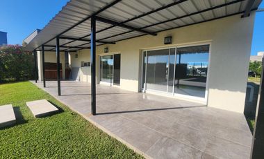 SIN MUEBLES. LOTE INTERNO. EXCELENTE ESTADO.