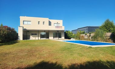 SIN MUEBLES. LOTE INTERNO. EXCELENTE ESTADO.