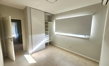 SIN MUEBLES. LOTE INTERNO. EXCELENTE ESTADO.