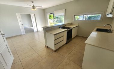 SIN MUEBLES. LOTE INTERNO. EXCELENTE ESTADO.