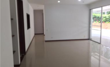 APARTAMENTO CON TERRAZA FRENTE AL CLUB CAMPESTRE