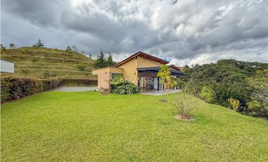 CASA CAMPESTRE EN ARRIENDO EN PARCELACION EN EL RETIRO