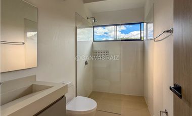 CASA CAMPESTRE EN ARRIENDO EN PARCELACION EN EL RETIRO