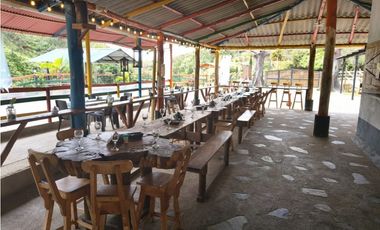 Vendo Casa y Fonda En Santo Domingo