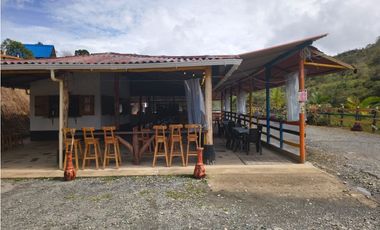 Vendo Casa y Fonda En Santo Domingo