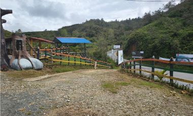 Vendo Casa y Fonda En Santo Domingo