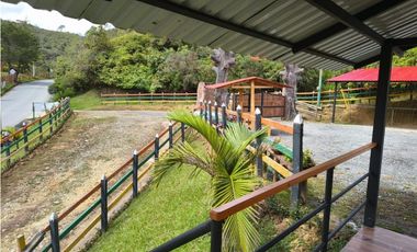 Vendo Casa y Fonda En Santo Domingo