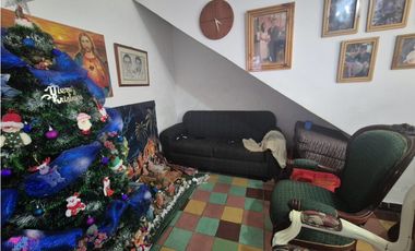 SE VENSE VENDE CASA  BARRIO LA PAZ, FLORIDABLANCA - POR LA 200