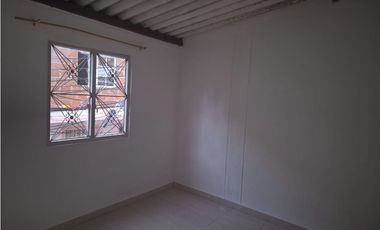 SE VENSE VENDE CASA  BARRIO LA PAZ, FLORIDABLANCA - POR LA 200