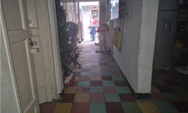 SE VENSE VENDE CASA  BARRIO LA PAZ, FLORIDABLANCA - POR LA 200