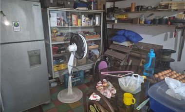 SE VENSE VENDE CASA  BARRIO LA PAZ, FLORIDABLANCA - POR LA 200