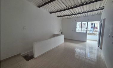 SE VENSE VENDE CASA  BARRIO LA PAZ, FLORIDABLANCA - POR LA 200
