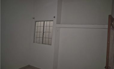 SE VENSE VENDE CASA  BARRIO LA PAZ, FLORIDABLANCA - POR LA 200