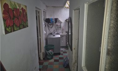 SE VENSE VENDE CASA  BARRIO LA PAZ, FLORIDABLANCA - POR LA 200